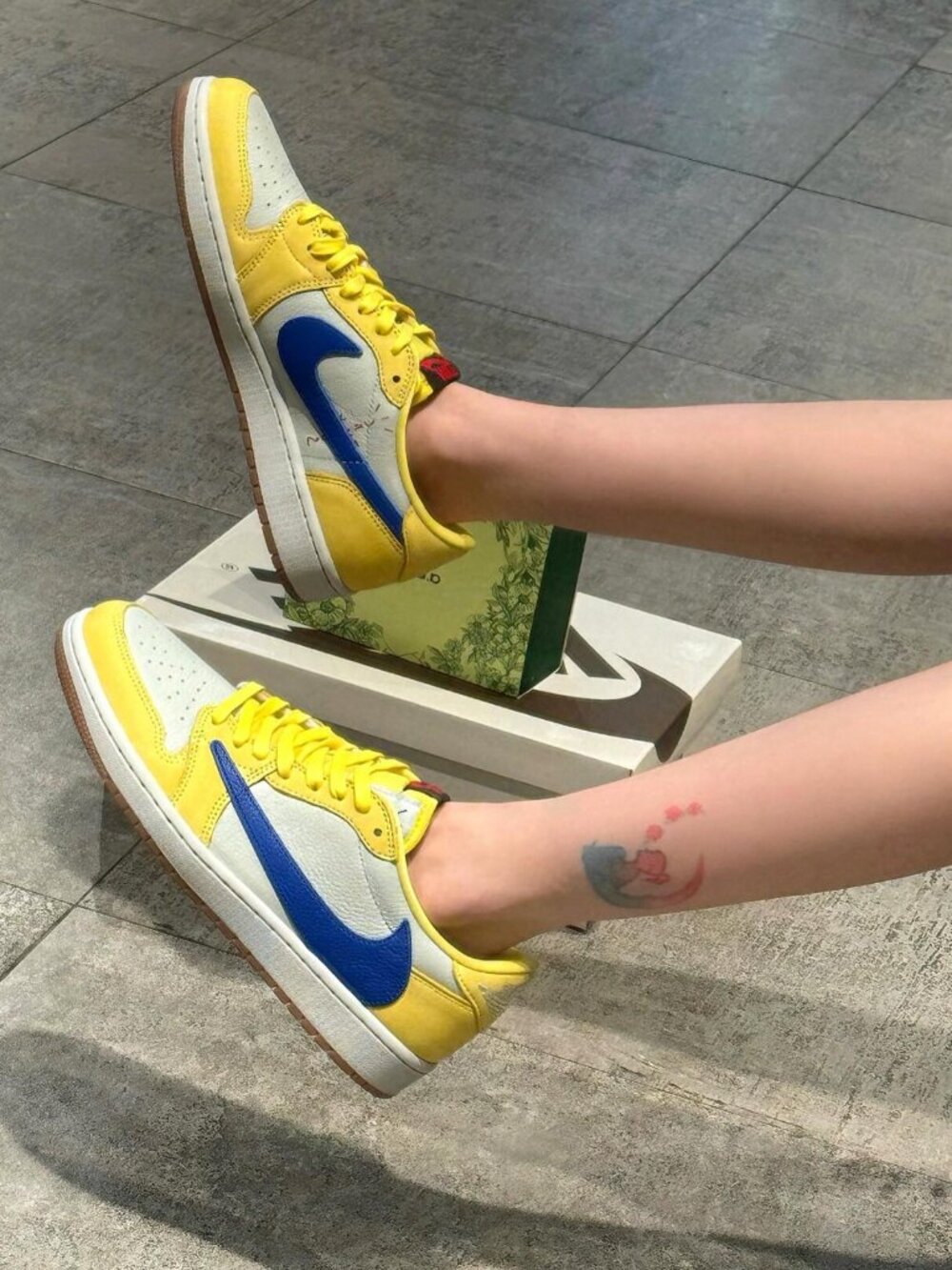 Nike Jordan × Travis Scott Air Jordan 1 Low OG Reverse Swoosh 7.0 Canary